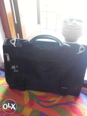 It's a big bag.good condition.carry so many