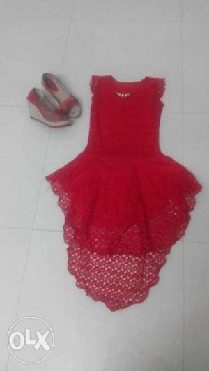 One time use dress medium size and sandel one