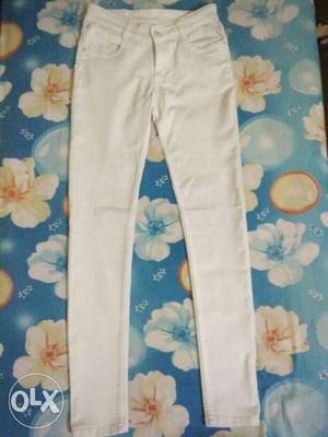 Size is 32, White Denim Jeans for Women.