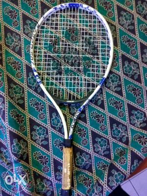Cosco tennis racket(juniors)vry less used selling at a very