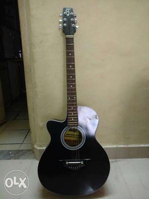 Left Handed Black Electro Acoustic Guitar, mint condition