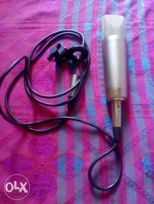 Nova microphone Best for singers 4 year old but never used