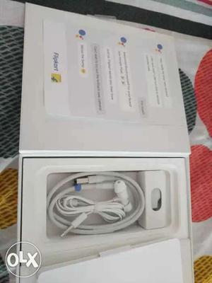 Google Pixel 32 GB with bill and box