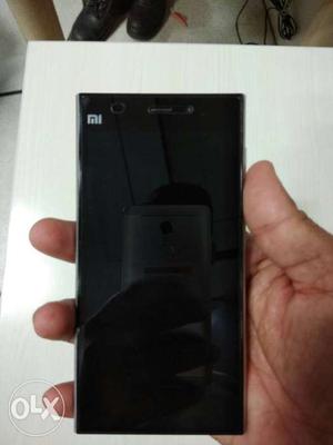 Hi, Its a Xiaomi MI 3 mobile with superb