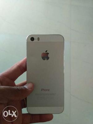 IPhone 5s 16gb with bil and charger plz call me