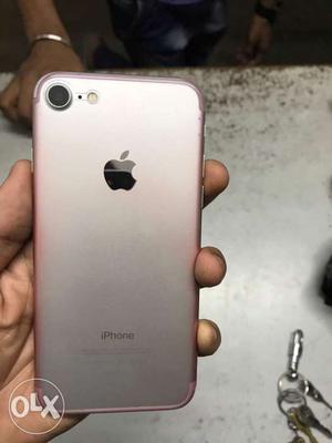 Iphone 7 32gb with all accessories and mint