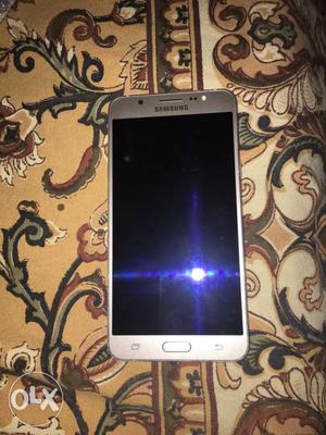 Samsung galaxy j edition gold color 3