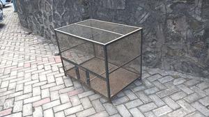 Crate for sale in very good condition. Immediate