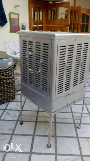 Cooler in good working condition. Newly painted. Without