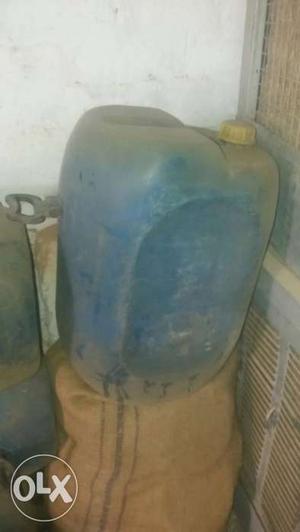 Oil cane in new condition each can of 60 litres