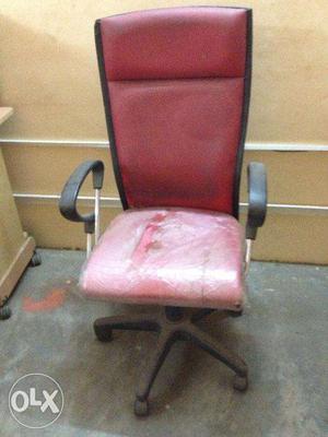 Osicillating Office Chair