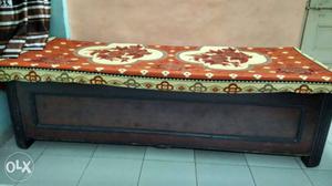 Single Bed (Diwan) size 6x2.5 ft of Sheesham