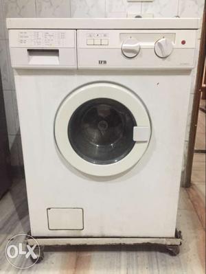 Washing machine in working n good condition.