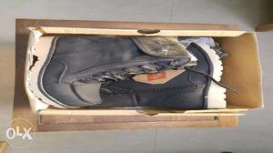 Brand new Lee Cooper Shoes Size UK 6. Interested only,