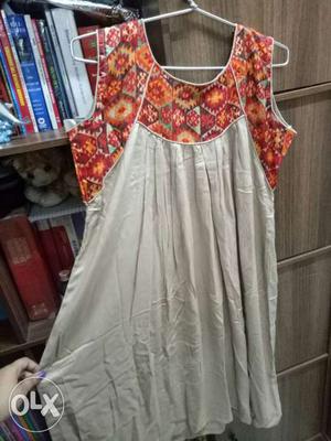 Brown A-line kurti. in size Large. Brand new.