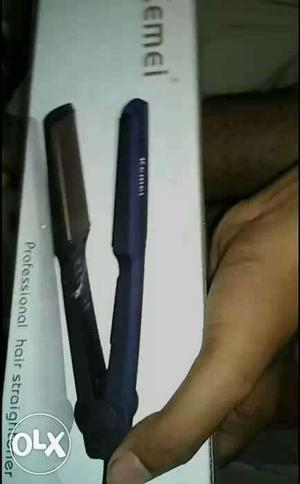 Hair Straightener with full Box