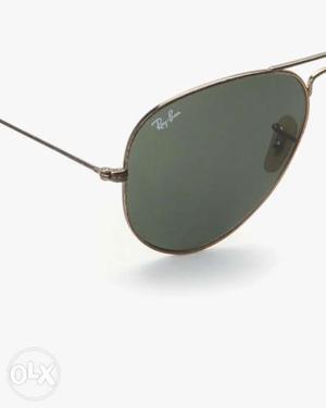 I want to sell my new Ray-Ban Aviator large one day used