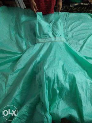 I want to sell this sea green colour dress.for