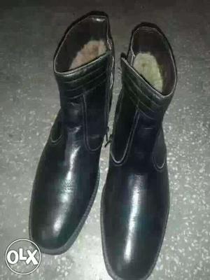 Mens size 10.5 uk/india formal shoes. Zip closure.