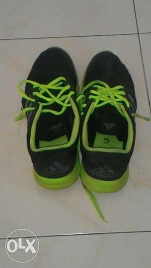 Original addidas shoes..size 7..in good condition