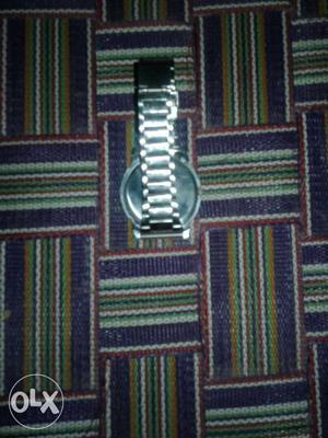 Round Silver Watch With Silver Link