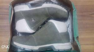 Woodland Olive Green Boots size-9, worn very less