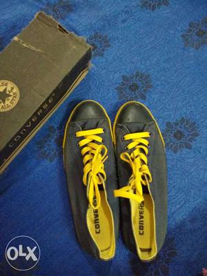 Yellow & Navy blue converse for sale it fits for