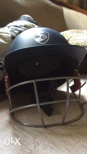 A brand new sd cricket helmet,bought to sale