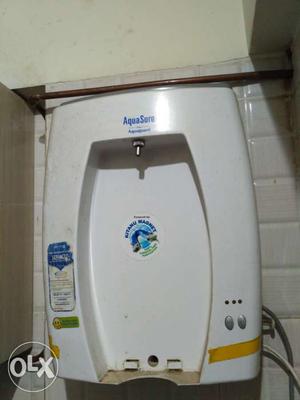 Aqua sure water purifer just 2 year old timely