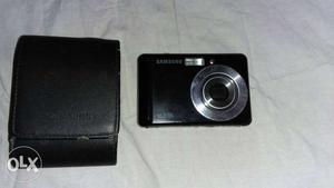 Black Samsung Point And Shoot Camera With Case