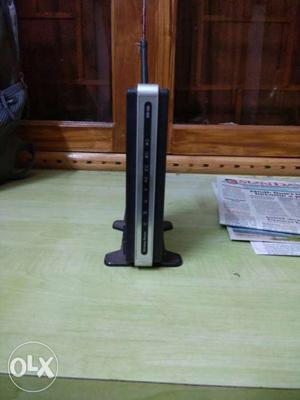 D-Link wireless router - single antenna