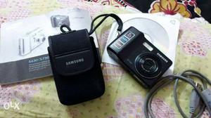 Digital camera samsung s730b charger and battery