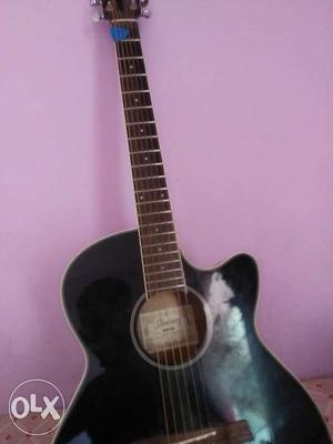 Hii anmol here I want to sell my guitar and nice