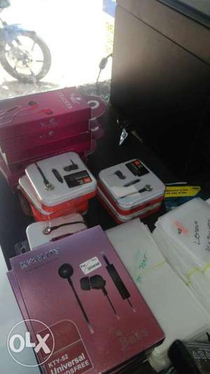 Jbl earphones and redmi fresh products 2 piece 500 only.
