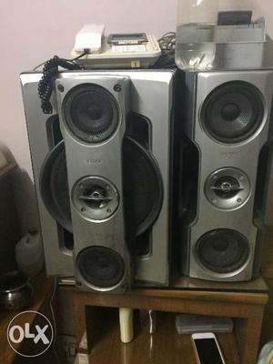 Sony music system with 5 speakers
