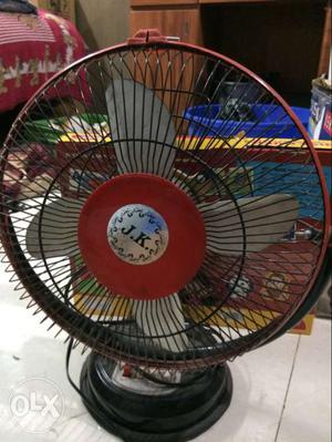 Table top fan in good condition