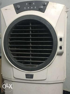 Voltas cooler...4-5months used..with water level