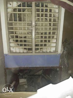 White And Blue Evaporative Air Cooler working condition