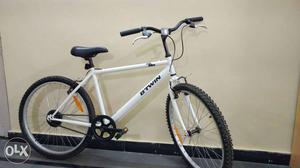 White B'twin Fixed Gear Bicycle