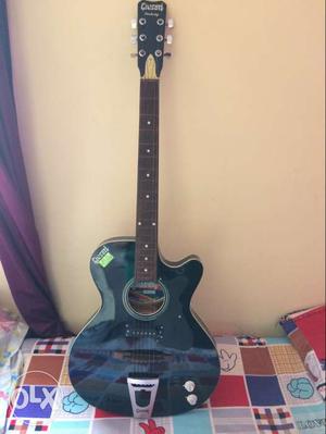 Givson cambridge guitar with all accessories in