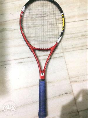 Tennis racket (size 26)