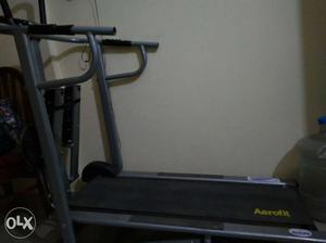 3 year old Manual treadmill with multiple