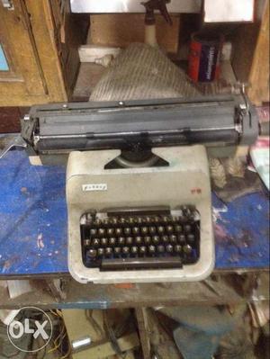 Godrej White And Black Typewriter with English keywords