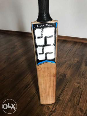 SS Custom English Willow cricket bat in excellent