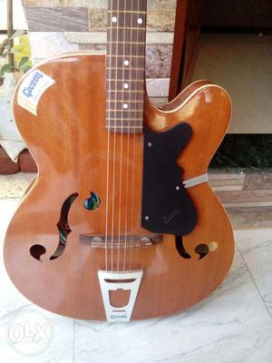 Gibson Guitar without even a scratch only genuine