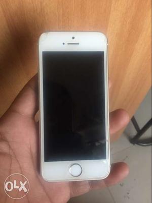 IPhone 5s gold 16gb 1yrs old, only mobile &
