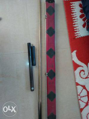 O' Min Hand Made cue, one extender n one box