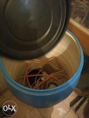 Plastic drum in excellent condition..for storage