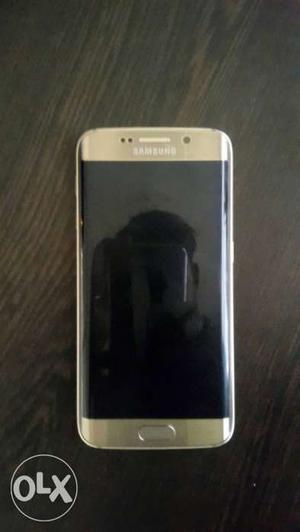 Samsung Galaxy S6 edge golden colour