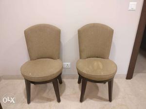 Set of chairs. compact size. comfortable